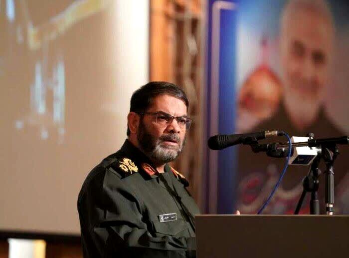 شهیدان فرهنگ عاشورا را در دفاع مقدس زنده کردند