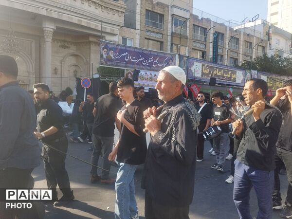 قرارگاه عشق؛ مشهد در سوگ شهادت ضامن اهل‌بیت (ع) پوشیده شد