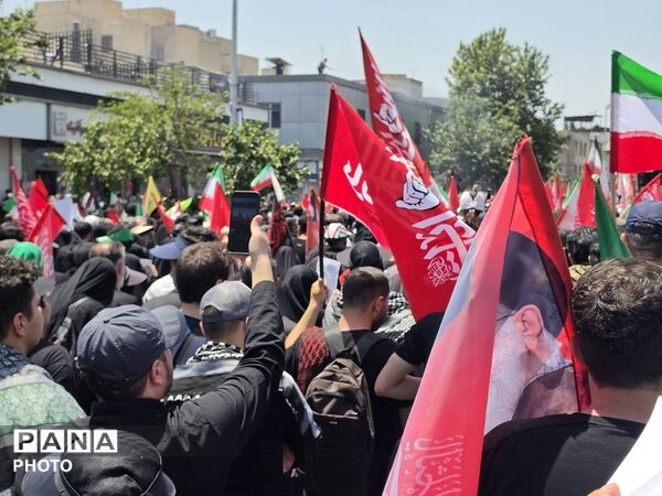قاب هایی از لحظات وداع با آقای شهید