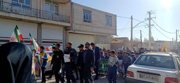 شوراب صغیر میزبان راهپیمایی باشکوه ۱۳ آبان و بزرگداشت روز دانش‌آموز