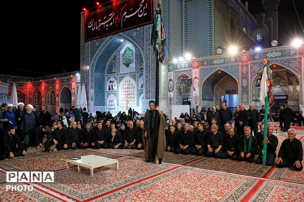 عزاداری سنتی شب هفتم محرم در «حسینیه حرم»