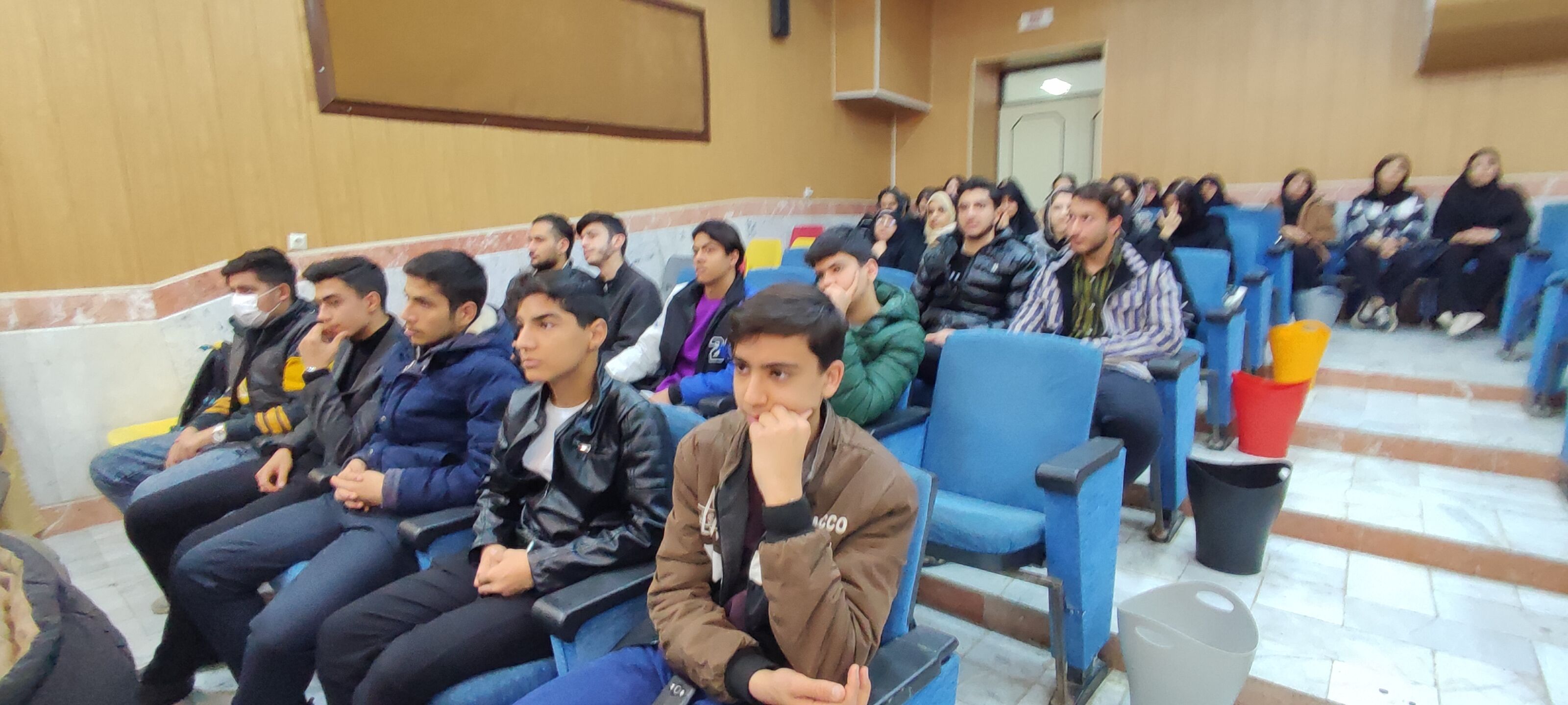 برگزاری همایش رتبه آفرینان برتر مؤسسه کاج در کانون سمیه شیروان