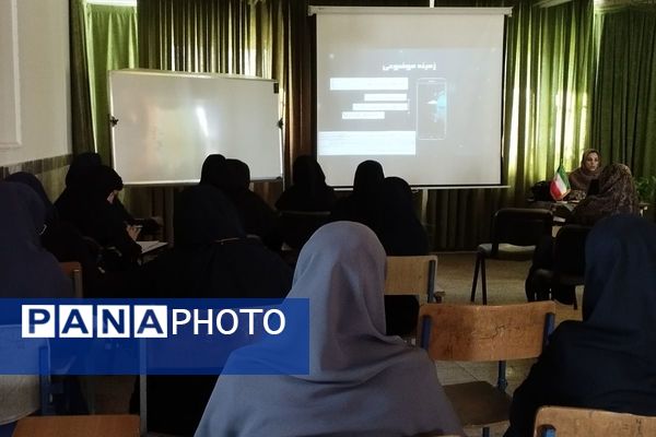 برگزاری مینی دوره هوش مصنوعی در دبیرستان حکمت بهارستان‌دو