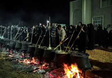 پخت آش گندم در بنادکوک؛ تجلی محبت مردم به امام رضا (ع)