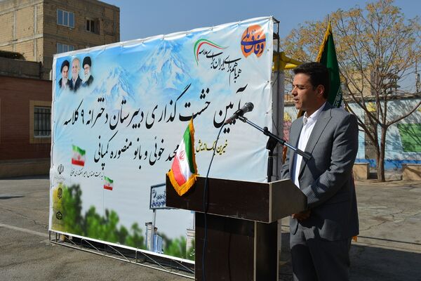 حاج مجید خوئی و بانو کمپانی، سازندگان ۹ کلاس جدید برای دختران بهارستانی
