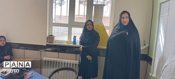 بازدید معاون آموزشی آموزش و پرورش خلیل آباد از دبیرستان مادر مهربان نقاب