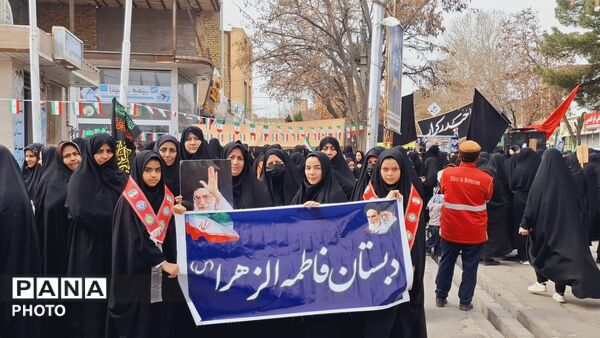 حضور حماسی فرهنگیان، دانش آموزان و مردم ولایت مدار در راهپیمایی روز جهانی قدس 