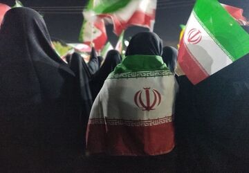 لبیک مردم به ندای رهبر انقلاب و حمایت از نیروهای مسلح