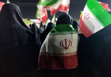 لبیک مردم به ندای رهبر انقلاب و حمایت از نیروهای مسلح