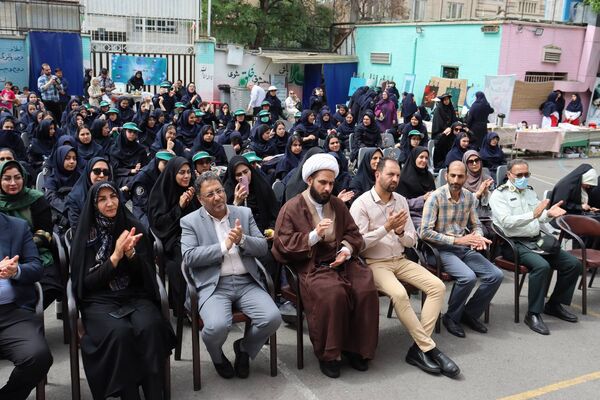  دانش‌آموزان هنرستان نرگس در نمایشگاه فنی و هنری درخشیدند