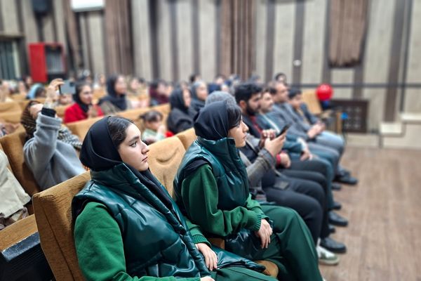 یلدا با نخستین جشنواره‌ هنرهای آوایی کانون ملائک در قرچک
