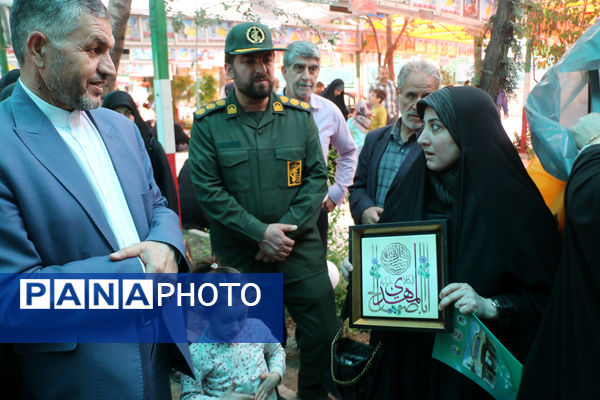 عطرافشانی مزار شهدای فرهنگی استان قم