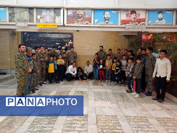 ‌حضور نوجوانان روستای مومن‌آباد قم در محفل روایتگری شهدا