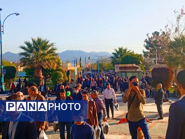 نماز عید فطر ۱۰ هزار نفری در کاشمر 