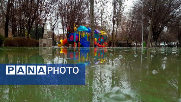 باران یزد؛ نوازشی بر پوست خاکی شهر و لبخندی بر لبان رهگذران