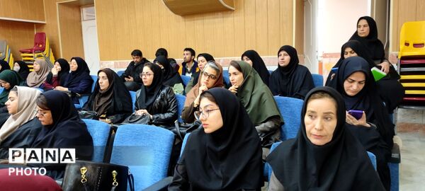 کارگاه آموزشی فرصت های متنوع یادگیری آموزگاران ابتدایی در کانون سمیه شهرستان شیروان 