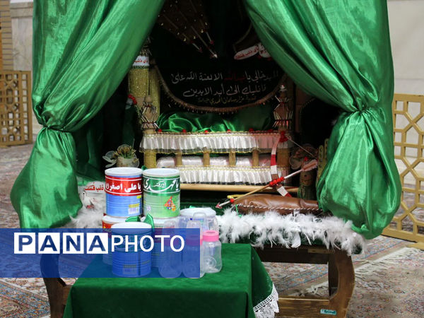 گهواره‌های عاشورایی و لالایی مادران همنوا با کودکان شهید