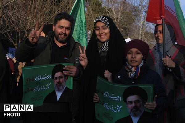 بیعت مردم تهران با سومین رهبر انقلاب