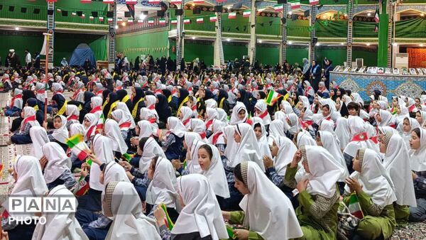 جشن بیست‌وهفتمین سالگرد تاسیس سازمان دانش آموزی توسط پیشتازان یزدی
