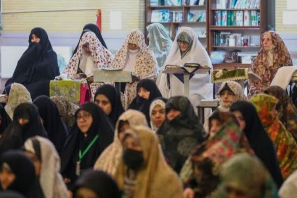  نوجوانان در اعتکاف مسجد امام حسین تهران