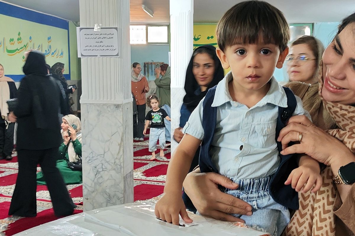 آغاز همدلی خانه و مدرسه، در جلسه انجمن اولیا و مربیان دبیرستان مهدیه