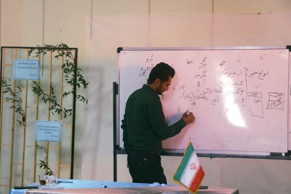 برگزاری کارگاه خبرنگاری در هنرستان بعثت