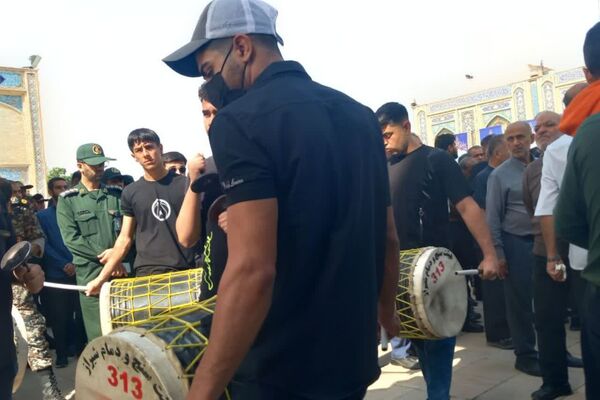تشییع پیکر شهید دانش‌آموز در شاهچراغ(ع)
