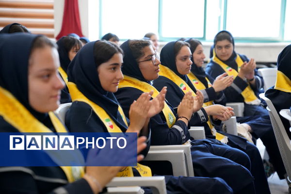 همایش استانی سپاس مربی با حضور پرشور دانش‌آموزان پیشتاز وخبرنگار پانای استان اصفهان