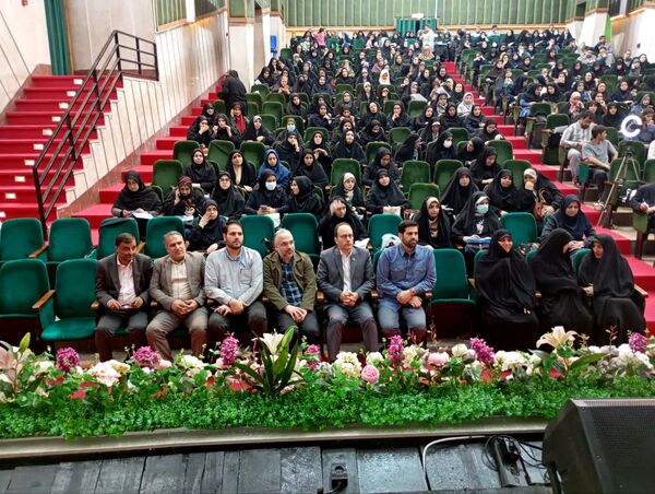 برگزاری دوره آموزشی تربیتی جهت توانمند سازی معلمان مدارس منطقه ۱۰