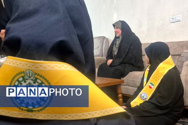 دیدار دانش آموزان فرزانگان با خانواده شهید صفری علمدار