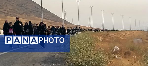 موکب «عشاق الحسین(ع)» در مسیر پیاده‌روی جاماندگان اربعین شازند 