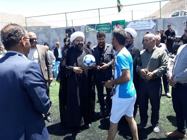 بهره‌برداری از چمن‌های مصنوعی روستای تولا و سنجدک شهرستان کوهسرخ