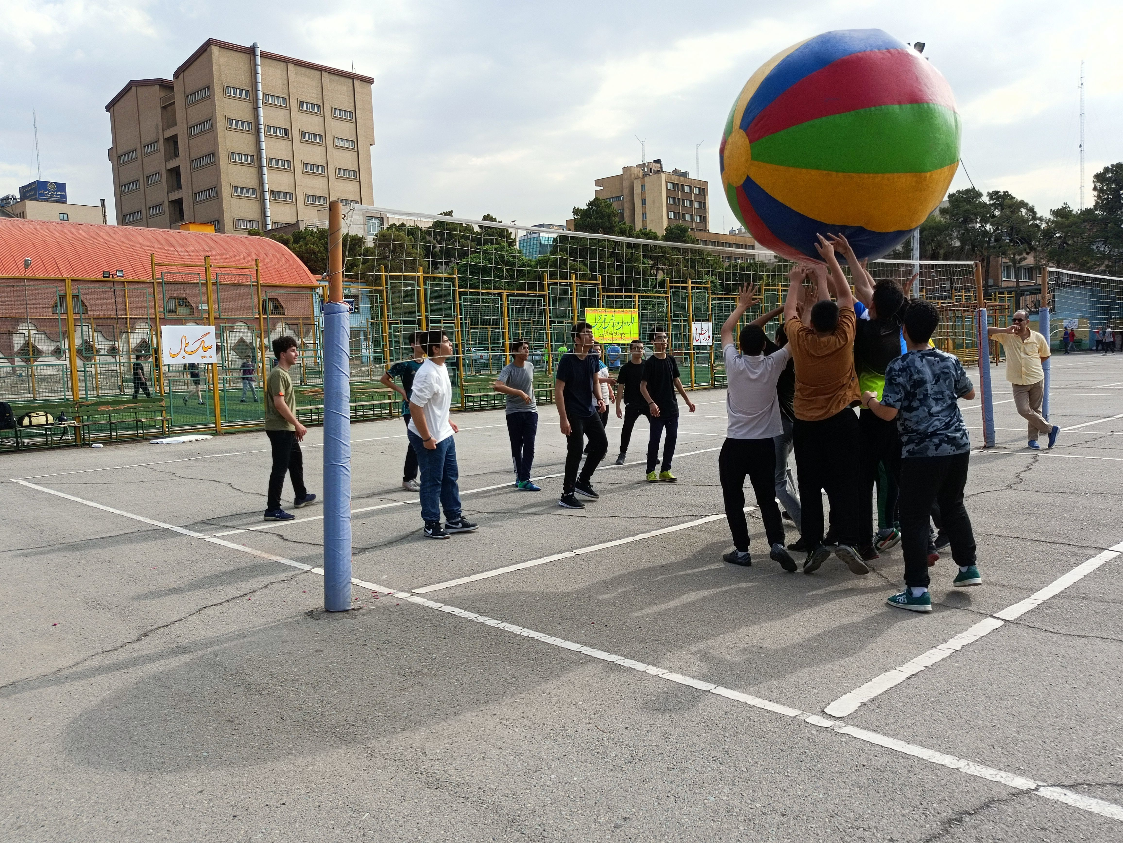 دورهمی آرمانی در  پایگاه‌های تابستانی