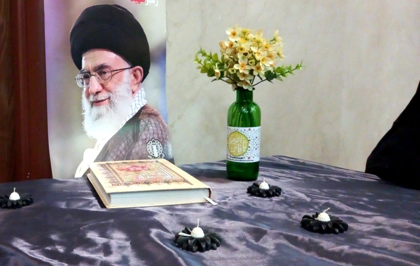 مراسم سوگواری قائد امت در مسجد امام هادی(ع) شهرک منظریه