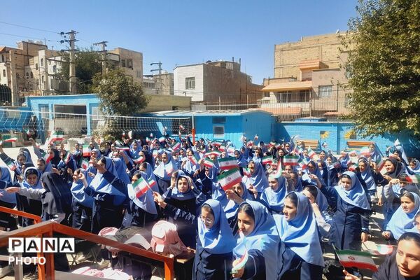نواختن زنگ دانایی در مدارس عفاف،مشکات و هدی 