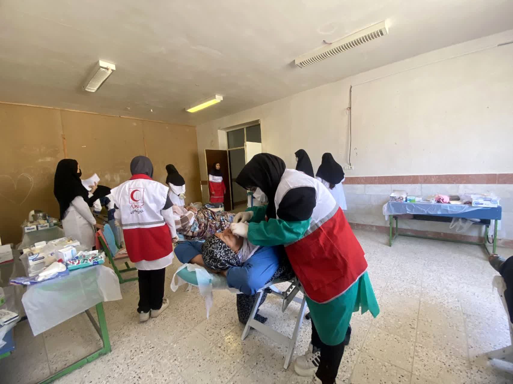 اعزام کاروان سلامت جمعیت هلال احمر مانه و سملقان به مناطق محروم بربر قلعه