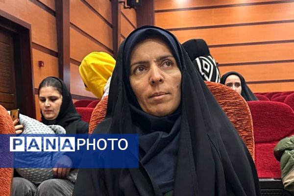 مسابقات استندآپ کمدی و مجری‌گری در سالن سجادیه بهارستان دو