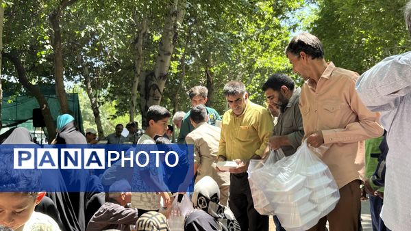 سفره غذای ۴۰ هزار نفری عید غدیر در مشهد برپا شد