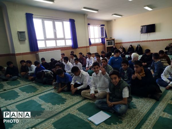 مراسم جشن تکلیف پسران در دبیرستان شهید احمد ارغیانی صفی آباد