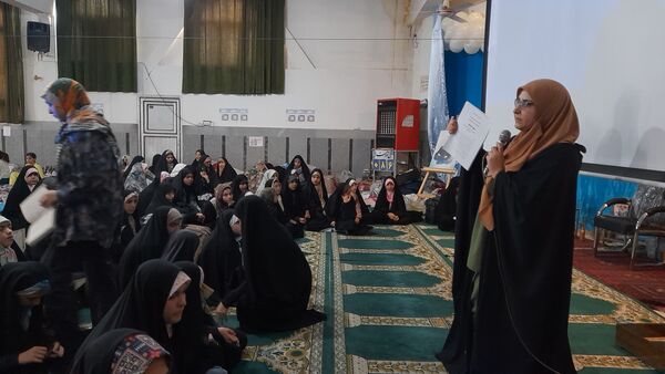 پرسش وپاسخ کارشناس قرآن، عترت و نماز در جمع معتکفین مسجد فاطمیه گنبد سبز نیشابور