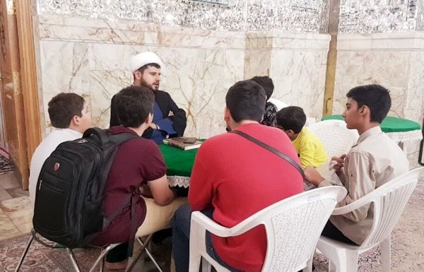  دورهمی «به صرف یک فنجان نوجوانی» در حرم حضرت معصومه (س)