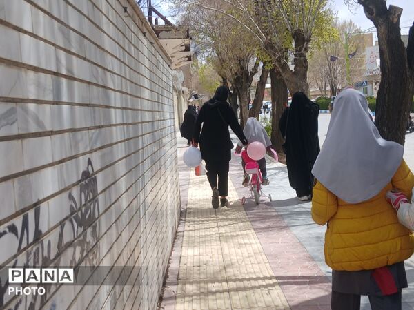 رژه ورزشی دانش آموزی در فرخشهر