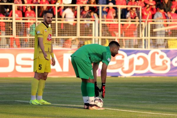 بازی بدون گل تراکتور و فجر سپاسی