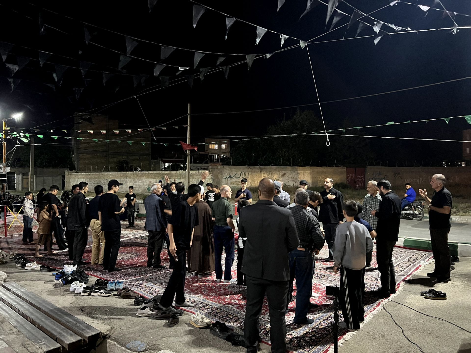 شور حسینی در شهرک ینگی امام  در شب اول محرم 
