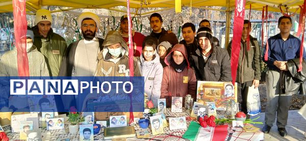 حضور دانش‌آموزان دبیرستان‌شهید بابایی در مراسمات ۱۲ بهمن