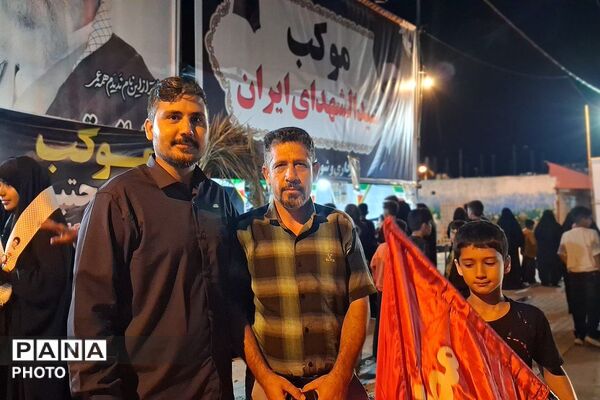 صحنه دیگری از عشق و ارادت ملت به رهبر در سومین شب سال جدید در شهرستان باشت