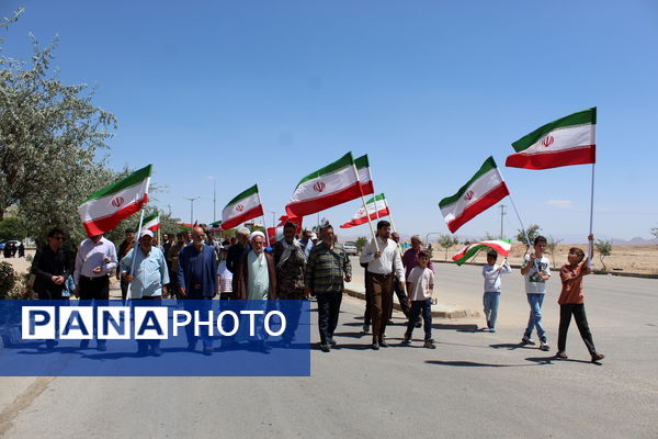 شادپیمایی مردم شهر درق پس از عملیات وعده صادق 3 در روز عید غدیر