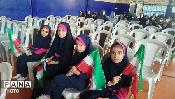 هم‌نوایی هزار دانش‌آموز مدارس شهرستان فردیس در سوگ رهبر شهید