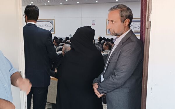 جلسه انجمن اولیا دبیرستان رئیس‌زاده خلیل‌آباد