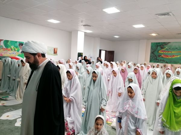 جشن تکلیف دختران با عطر بندگی و شکوفه‌های ایمان